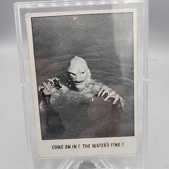 You'll Die Laughing 1974 Creature Feature #52 Pinhole With Plastic Case - Picture 1 of 6